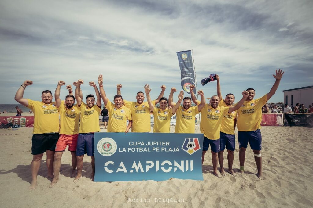 Povestea ediției 11 a Cupei Jupiter, cea mai îndrăgită competiție de fotbal pe plajă!